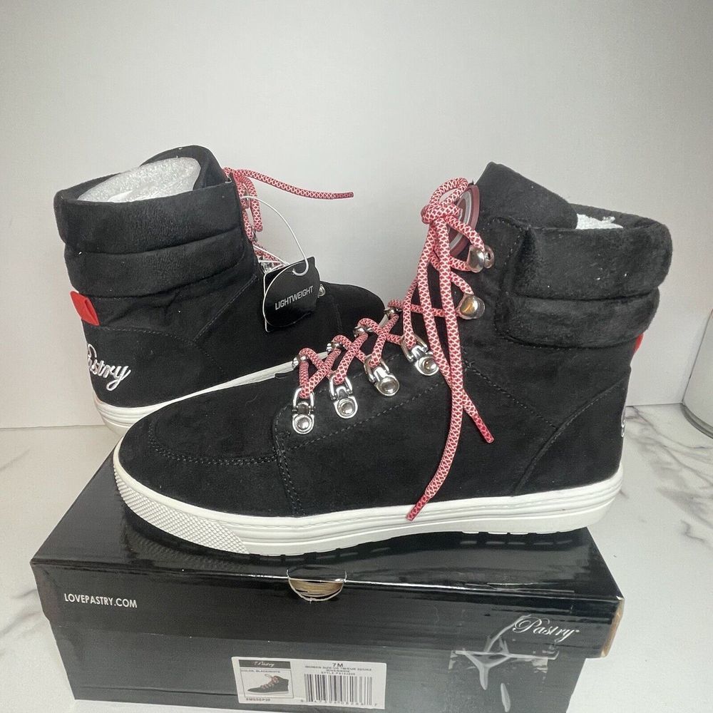 Women Sneaker Size 7M Black/White Pastry Riverside Padded Shoes - Picture 13 of 16